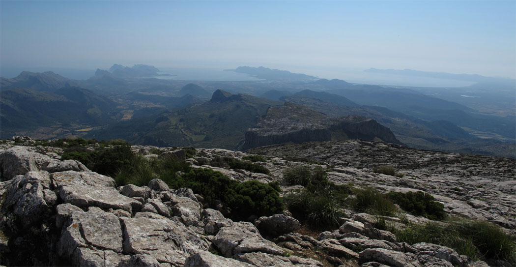 Panoramblick auf das Cap Formentor, die Bucht von Pollenca und Alcudia